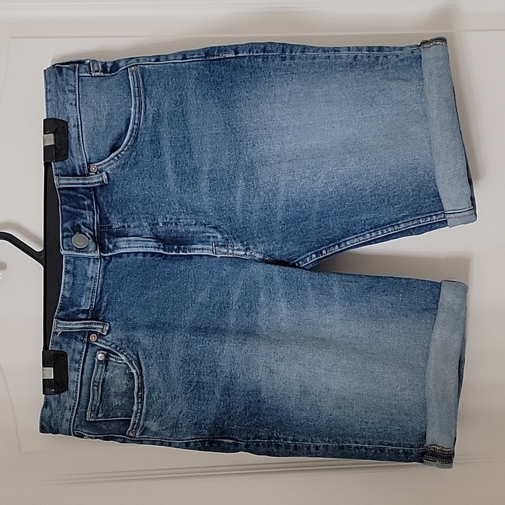 H&M & Denim Size 34 Slim Fit Denim Blue Jean Shorts, Cuffed Hem, Exc. Used Cond.